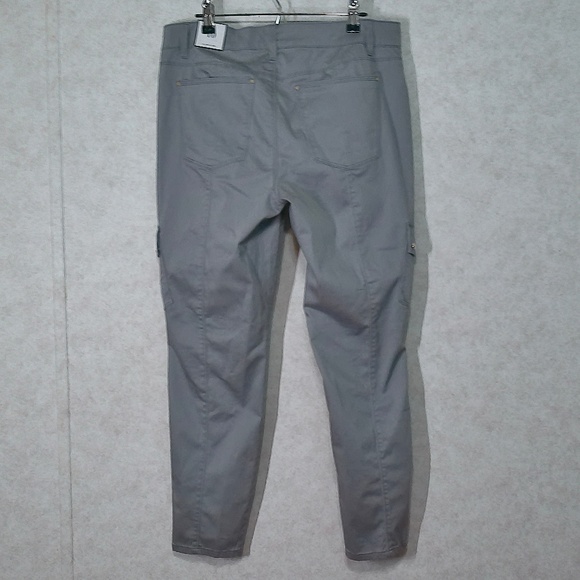 NWT White House Black Market Skinny Ankle Cargo’s, In Chrome, Zip Ankle Size10 - Picture 6 of 11